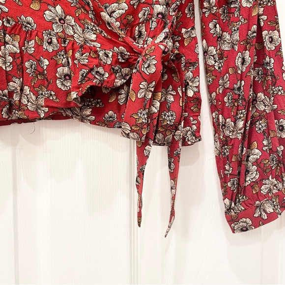 American Eagle Outfitters Floral Wrap Top - Picture 5 of 13
